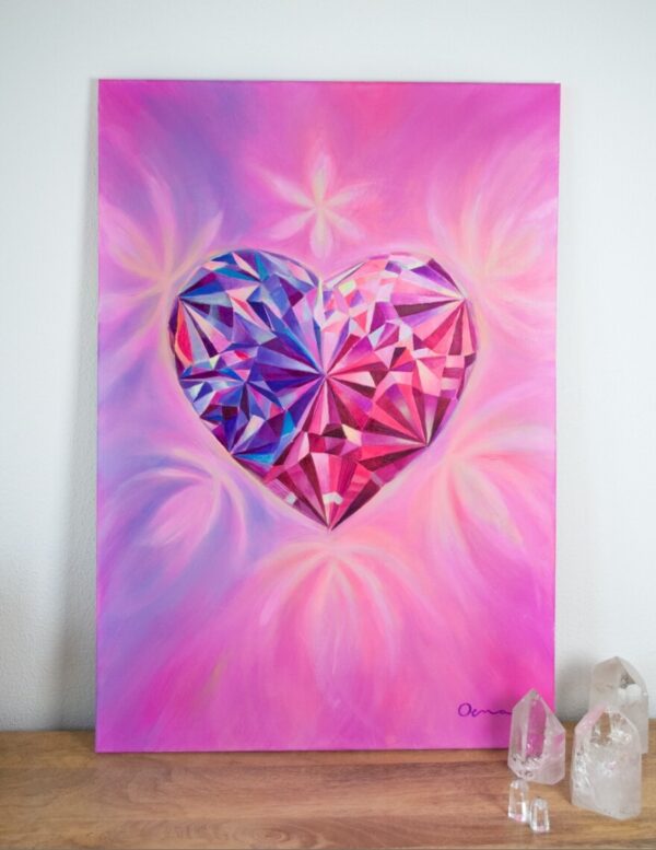 Spirituelle Kunst: Acrylbild auf Leinwand, magenta, violettefarbener Herzkristall mit großer Strahlkraft vor magentafarbenem Hintergrund